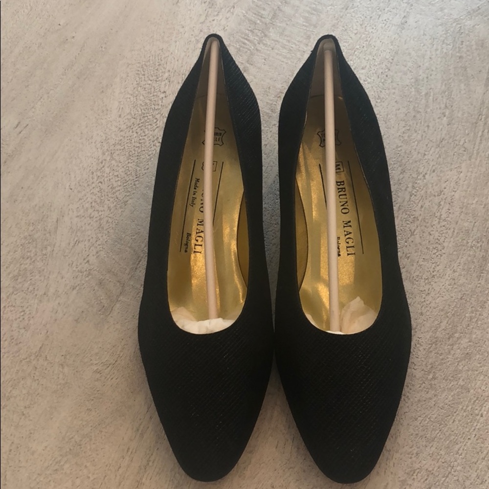 NWT Bruno Magli Black Pumps. Size 9
